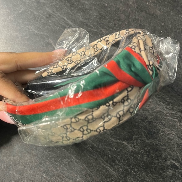 Cream Fashion Headband (1) - Picture 4 of 4